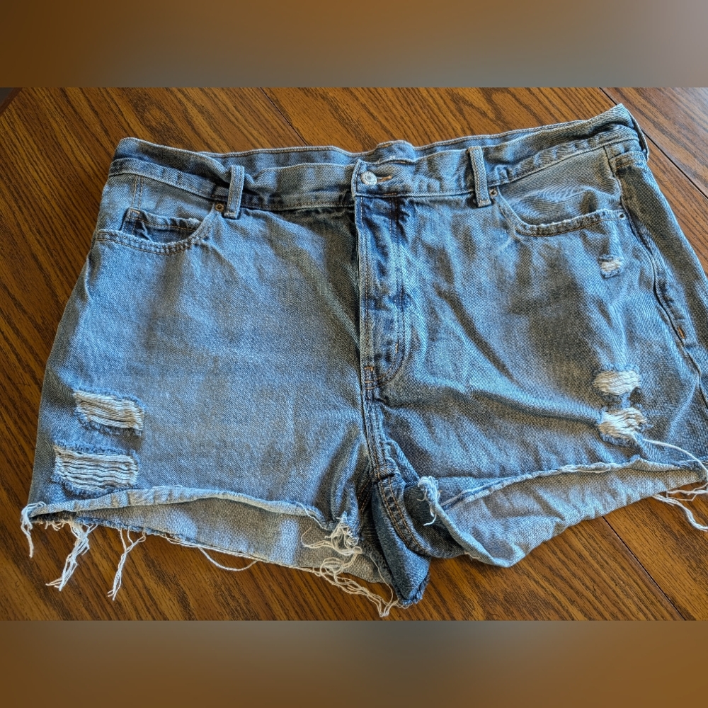 Women's Plus Size Distressed Jean Shorts - Size 20 - Old Navy Brand